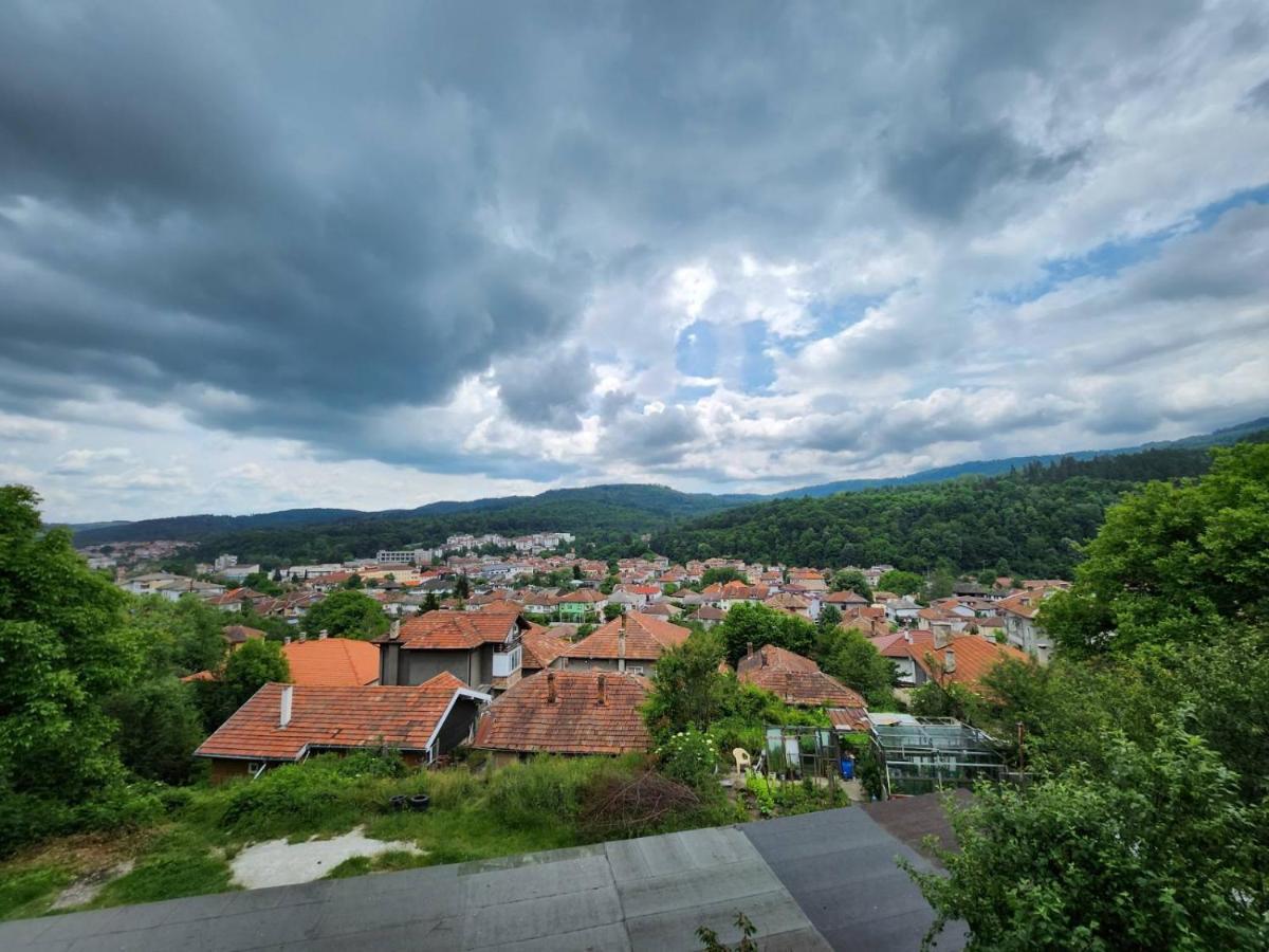 Апартамент Панорамна Гледка Tryavna Bagian luar foto